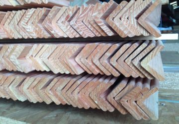 Cornières pour bardage en bois Douglas - fabriquées par l'entreprise DBI bois à Langon (35) en Bretagne